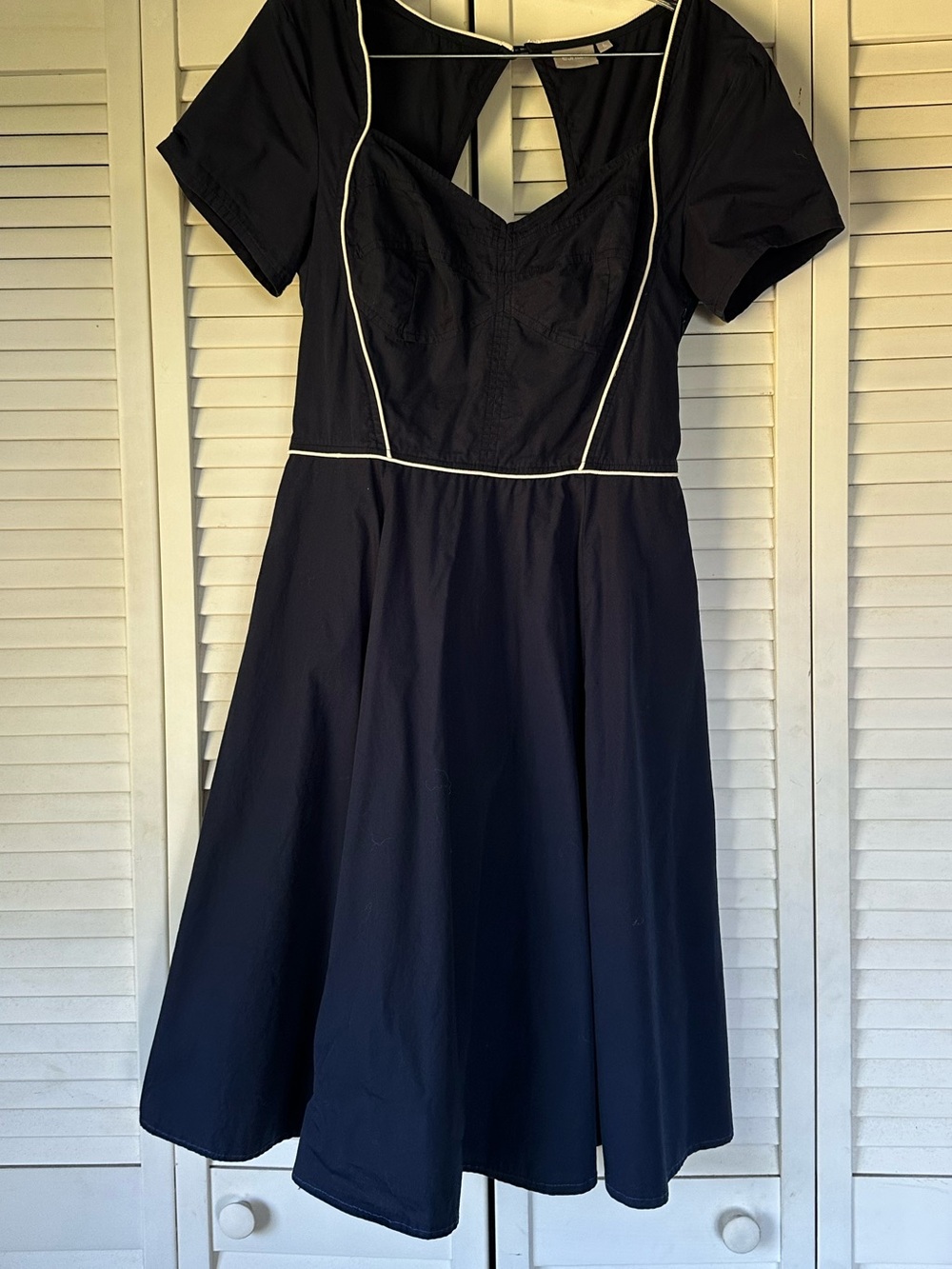 Classic Navy Fit-and-Flare Dress with Contrast Piping
